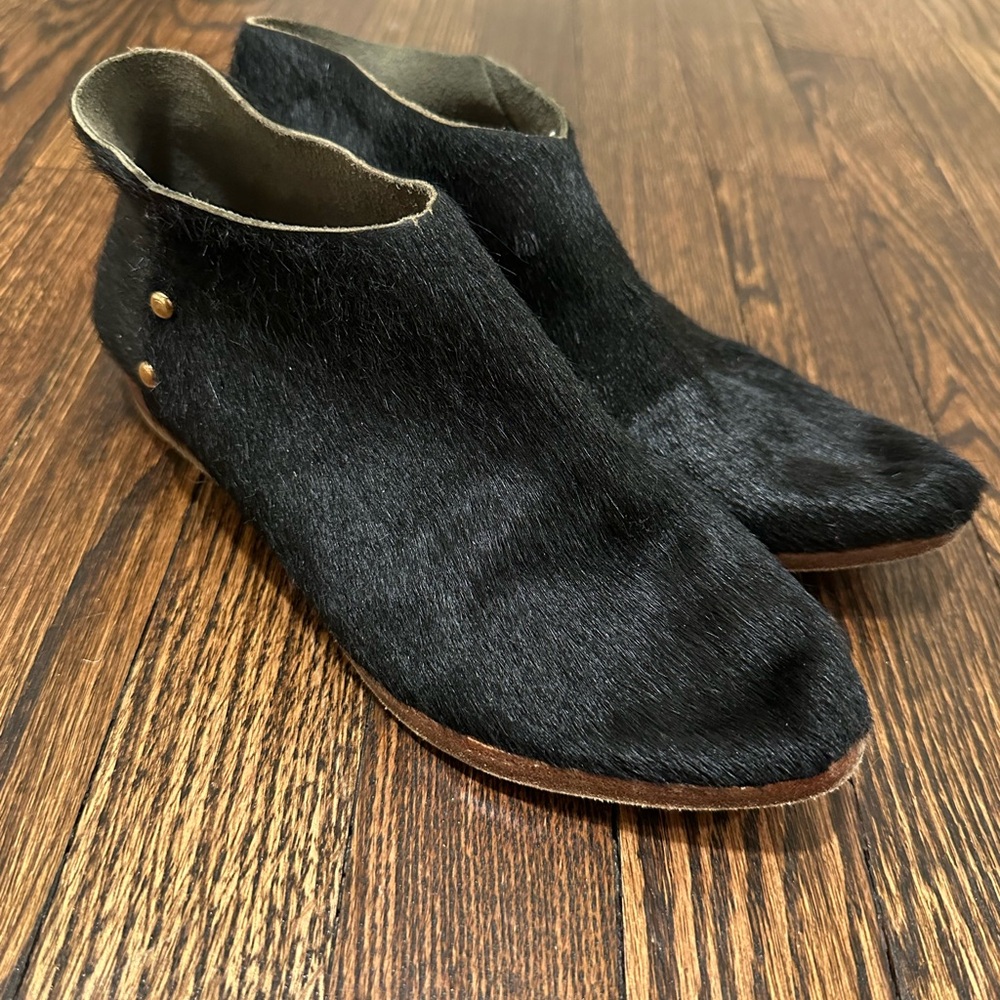 Sevilla Smith 36W Black Cow Hide Ankle Boots with Metallic Detail
